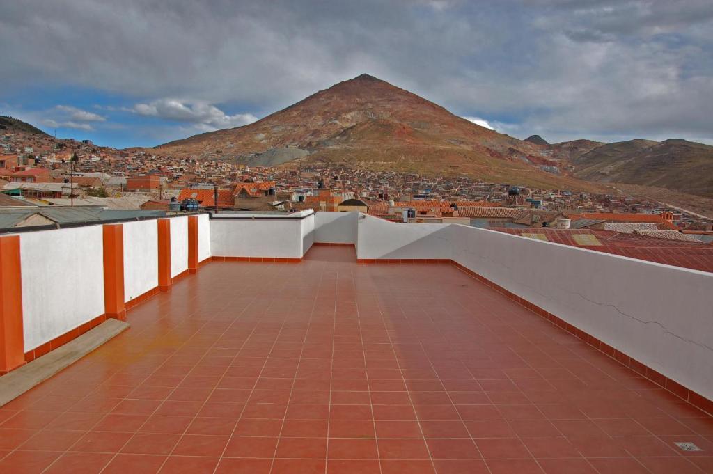 Hostal Tukos La Casa Real Потоси Экстерьер фото